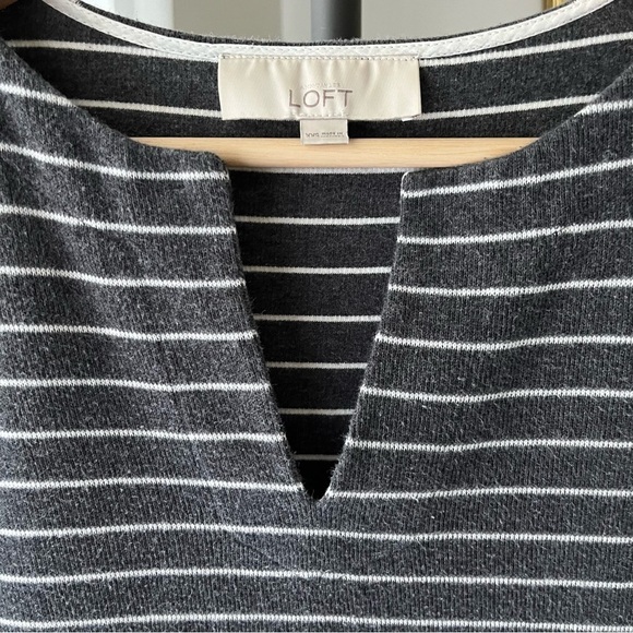 LOFT Grey &‎ White Striped Tunic Top with Pockets - Picture 5 of 9